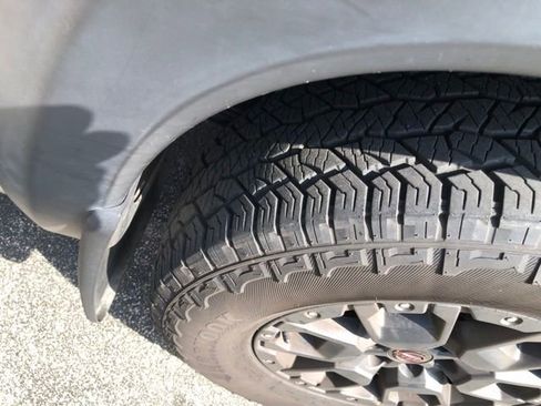 Used 2023 Nissan Frontier PRO-4X w/ Pro-4X Premium Package image 10