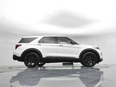 Certified 2022 Ford Explorer ST w/ ST Street Pack image 50