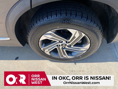 Used 2021 Hyundai Santa Fe SEL w/ Convenience Package image 9