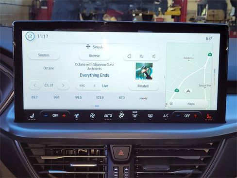 Used 2023 Ford Escape SE w/ Class II Trailer Tow Package image 24