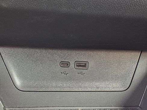 Used 2025 Chevrolet Equinox ACTIV w/ Safety and Technology Package image 7