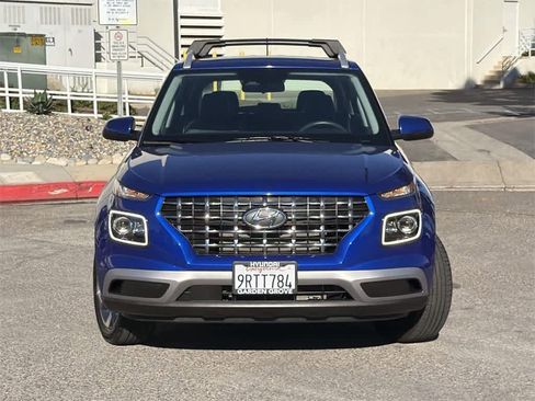 Certified 2024 Hyundai Venue Limited image 2