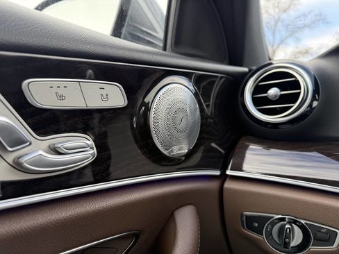 Used 2019 Mercedes-Benz E 450 E 450 4MATIC AWD 4dr Sedan image 19