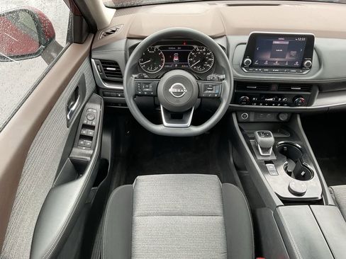 Used 2023 Nissan Rogue SV image 15