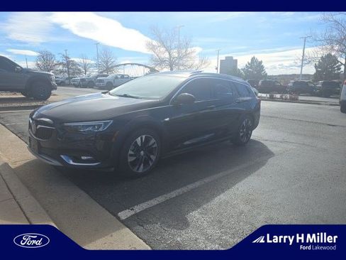 Used 2018 Buick Regal Essence w/ Driver Confidence Package #1 image 1