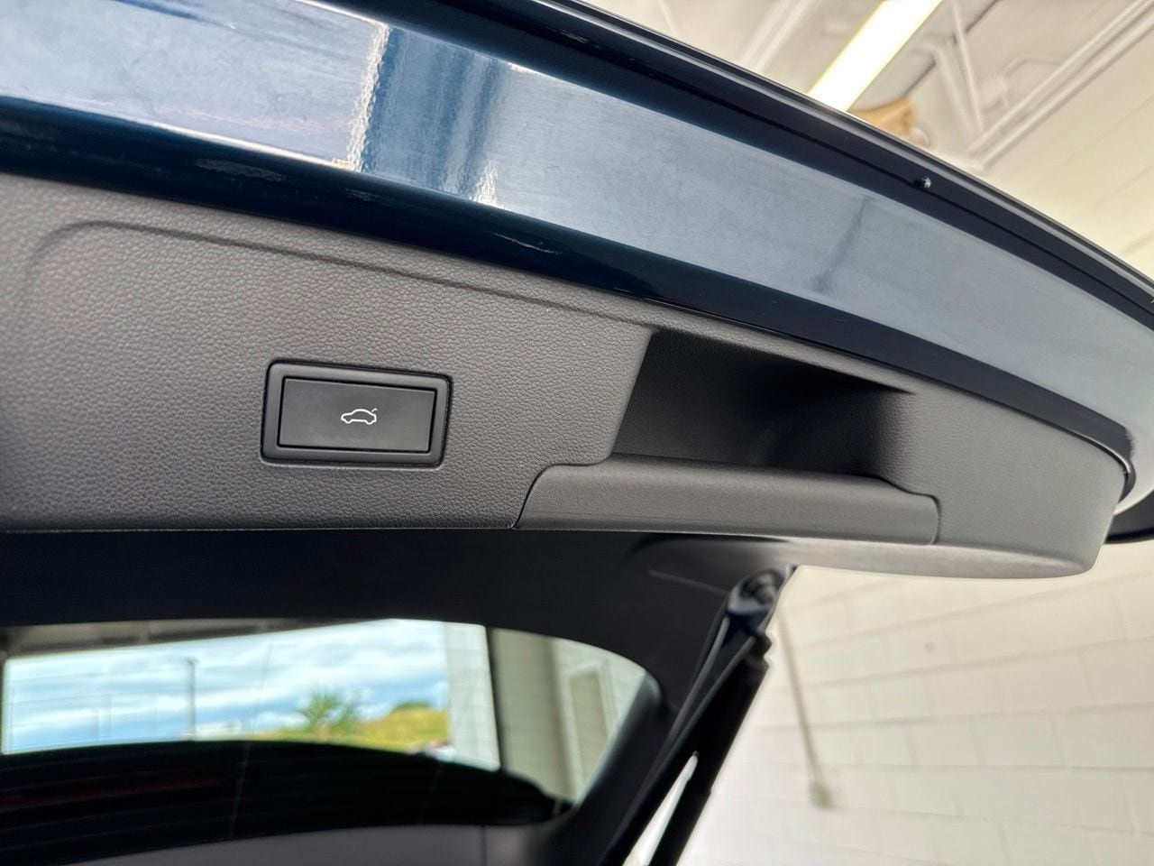 Used 2021 Volkswagen Atlas Cross Sport SE w/ Panoramic Sunroof Package AWD/4WD image 11