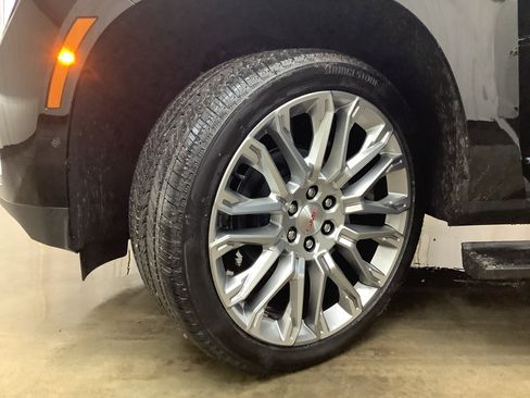 New 2026 GMC Yukon Denali w/ Denali Reserve Package AWD/4WD image 28