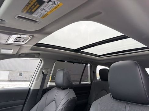 Used 2024 Toyota Grand Highlander Limited image 20