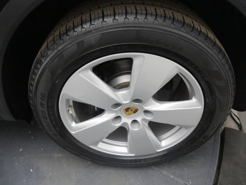 Used 2023 Porsche Cayenne AWD/4WD image 14