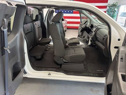 Used 2019 Nissan Frontier SV RWD image 26