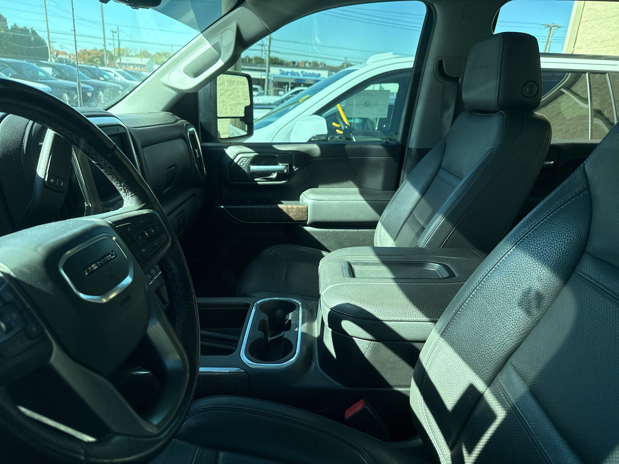 Used 2022 GMC Sierra 2500 Denali w/ Denali Ultimate Package AWD/4WD image 5