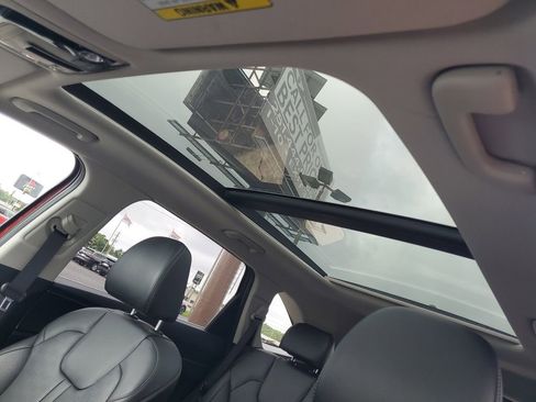 Used 2025 Kia Sorento S w/ Panoramic Sunroof Package FWD image 10