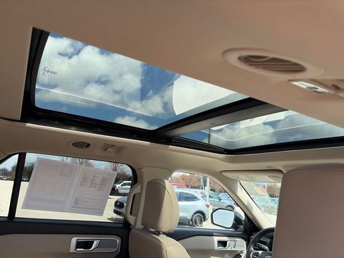 Used 2024 Ford Explorer XLT w/ Equipment Group 202A image 36