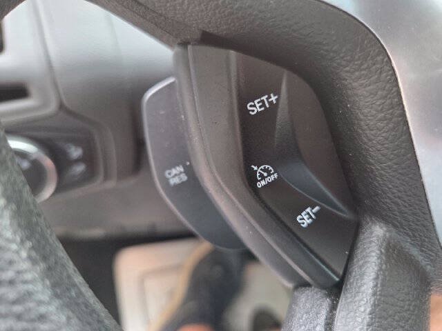 Used 2014 Ford Focus SE FWD image 25