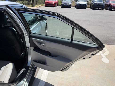 Used 2016 Toyota Camry SE FWD image 12