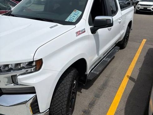 Used 2021 Chevrolet Silverado 1500 LT w/ Z71 Off-Road Package AWD/4WD image 1