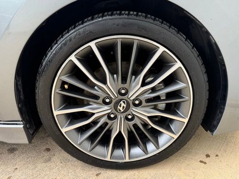 Used 2017 Hyundai Elantra Sport w/ Sport Premium Package 06 image 8