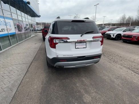 Used 2023 GMC Acadia SLT image 7
