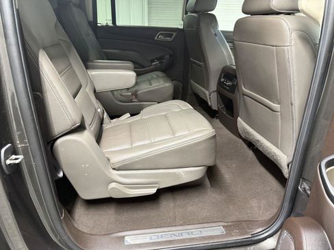 Used 2019 GMC Yukon XL Denali w/ Denali Ultimate Package AWD/4WD image 36