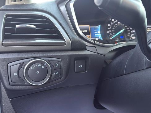 Certified 2017 Ford Fusion SE w/ Fusion SE Technology Package image 18