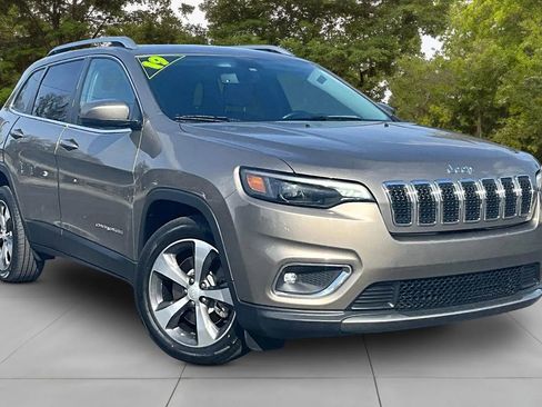 Used 2019 Jeep Cherokee Limited image 11