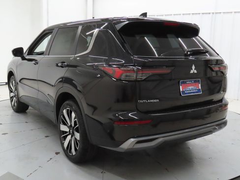 New 2026 Mitsubishi Outlander SE image 5