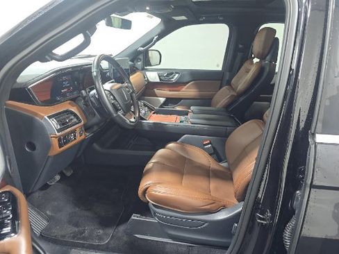 Used 2023 Lincoln Navigator L Reserve w/ Equipment Group 201A AWD/4WD image 8