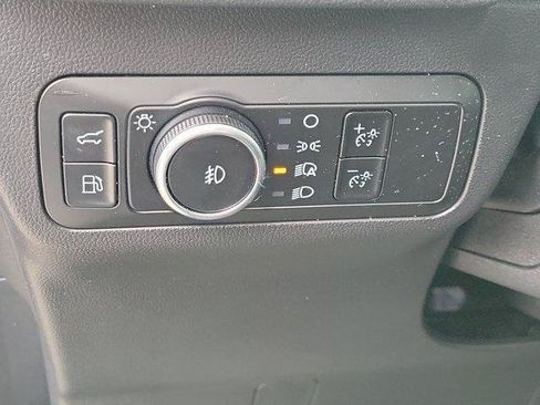 Used 2025 Ford Escape SE w/ Class II Trailer Tow Package FWD image 22
