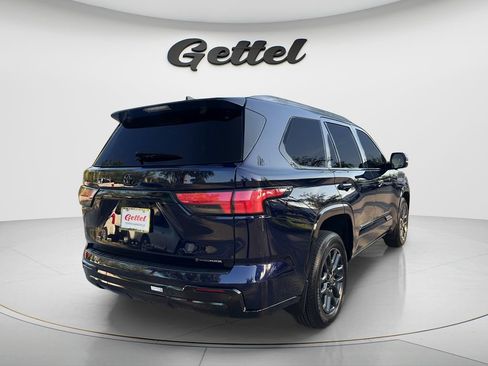 Used 2026 Toyota Sequoia Platinum AWD/4WD image 5