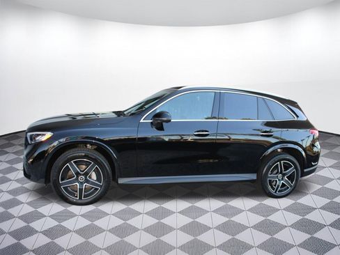 Used 2026 Mercedes-Benz GLC 300 image 2