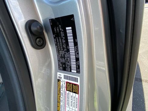 Certified 2025 Toyota Sienna LE FWD image 33