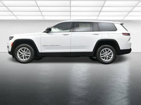 New 2025 Jeep Grand Cherokee L Laredo image 21