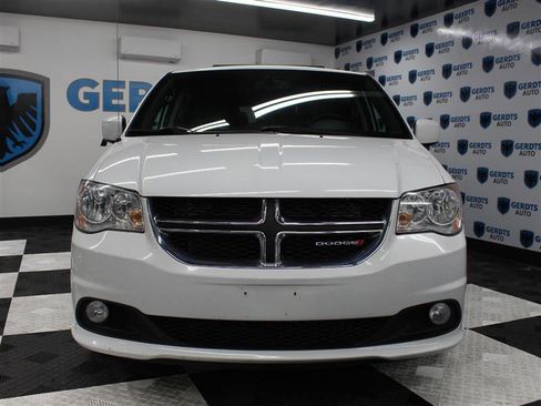Used 2018 Dodge Grand Caravan SXT image 6