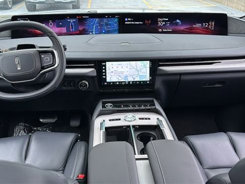 New 2025 Lincoln Navigator L Reserve w/ Jet Appearance Package image 18