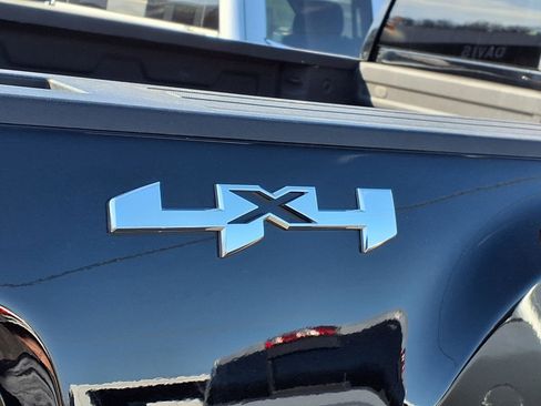 Used 2022 GMC Sierra 2500 SLT w/ SLT Convenience Package image 6