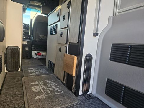 Used 2020 Mercedes-Benz Sprinter 2500 image 35