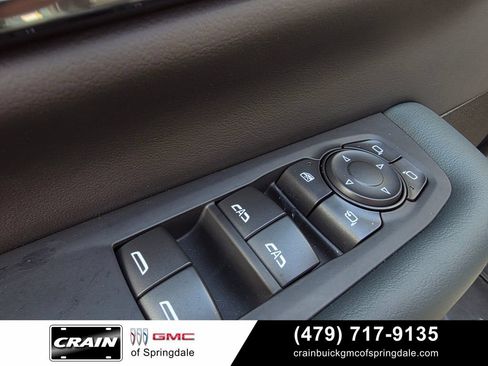 Used 2025 GMC Yukon XL AT4 w/ AT4 Premium Plus Package AWD/4WD image 12