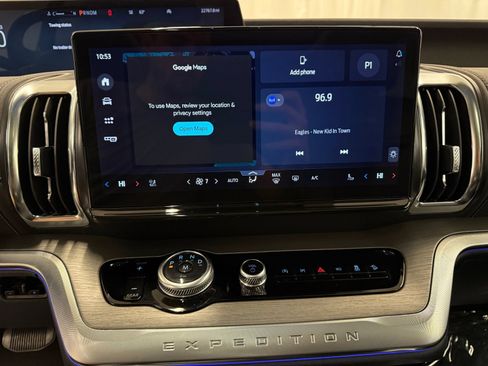 Used 2025 Ford Expedition Max Platinum AWD/4WD image 14