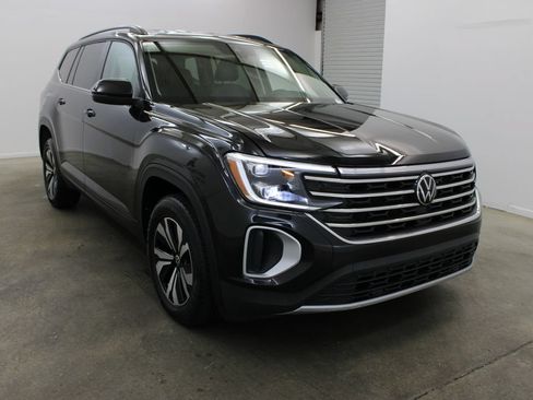 Used 2024 Volkswagen Atlas SE AWD/4WD image 6