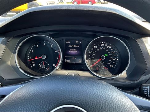 Used 2020 Volkswagen Tiguan S image 13