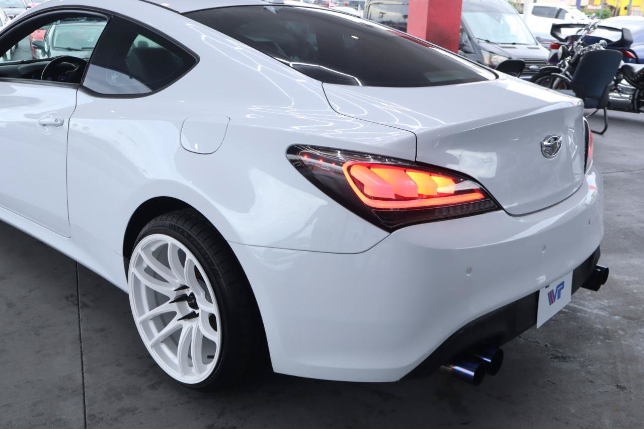 Used 2014 Hyundai Genesis 2.0T RWD image 9