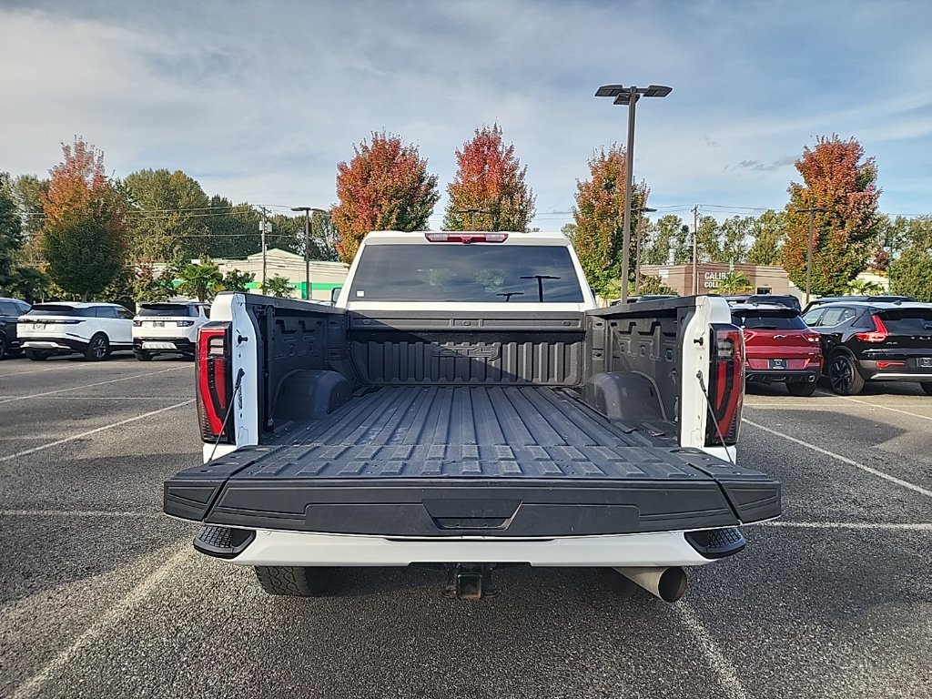 Used 2024 GMC Sierra 3500 AT4 AWD/4WD image 16