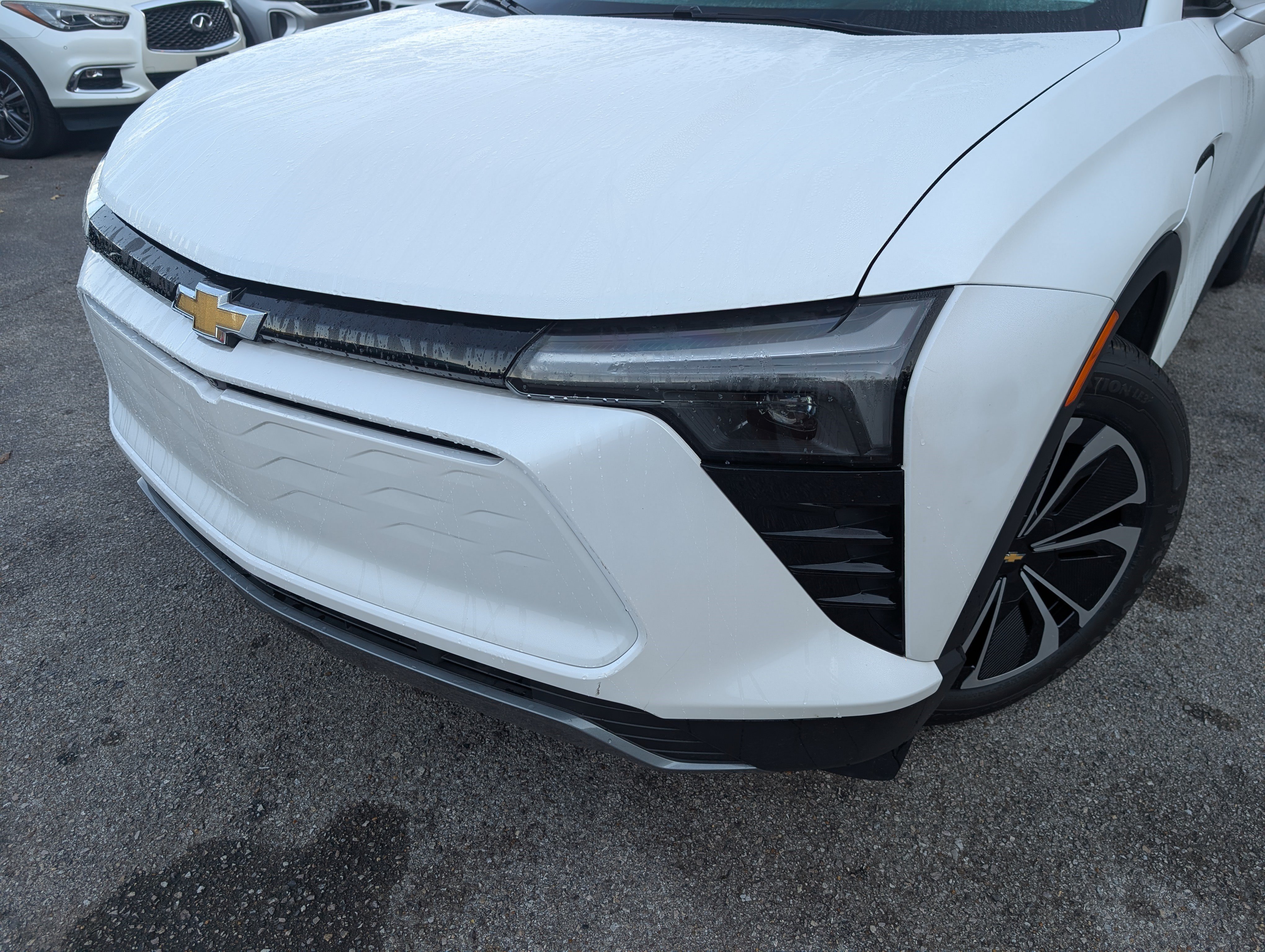 Used 2024 Chevrolet Blazer EV LT AWD/4WD image 13