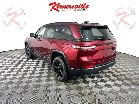 New 2025 Jeep Grand Cherokee Limited w/ Black Appearance Package image 5