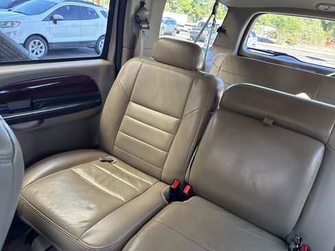 Used 2005 Ford Excursion Limited image 37