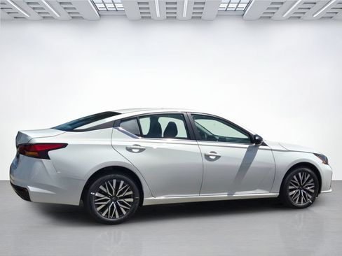 New 2026 Nissan Altima 2.5 SV FWD image 3