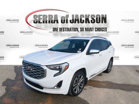 Used 2020 GMC Terrain Denali w/ GMC Pro Grade Package image 4