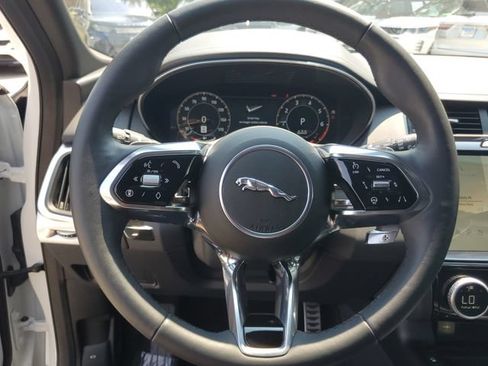 Certified 2024 Jaguar E-PACE R-Dynamic SE AWD/4WD image 24