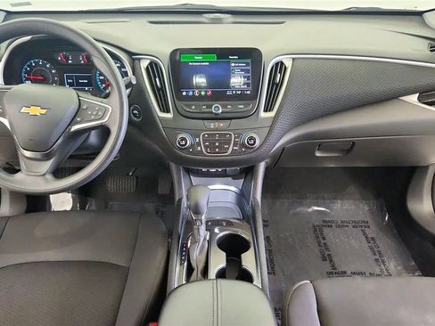 Used 2025 Chevrolet Malibu LT FWD image 34