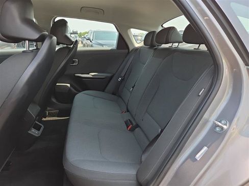Used 2025 Kia K4 FWD image 6